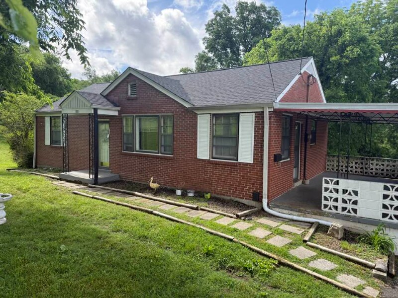 Foto principal - 620 Vinson Dr