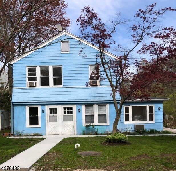 Primary Photo - 742 Springfield Ave