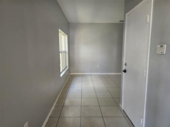 Foto del edificio - 3021 NW 30th Ave