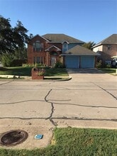 Building Photo - 1514 Lakeshore Dr