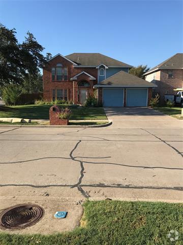 Building Photo - 1514 Lakeshore Dr