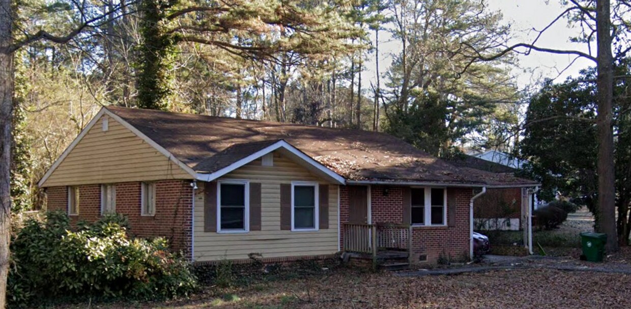 Foto principal - 3 bed 1 bath in Decatur!