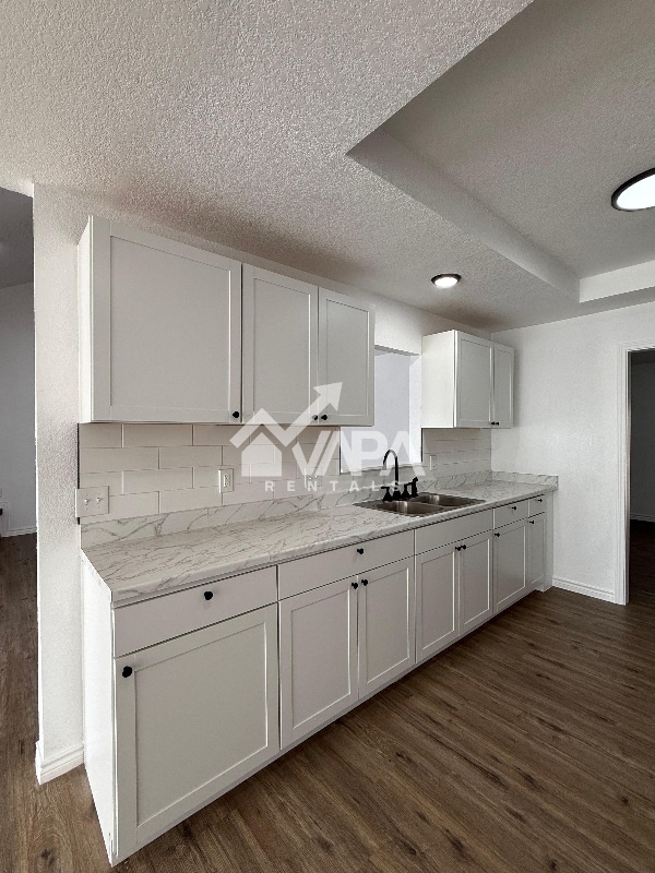 Foto del edificio - 194 High Oak