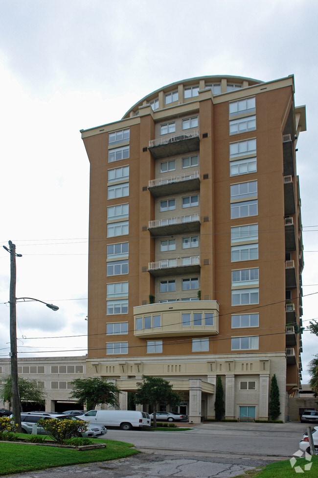 Building Photo - 2520 Robinhood St