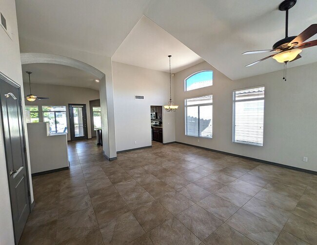 Building Photo - Beautifully Updated 3 Bed, 2 Bath Home, Pl...