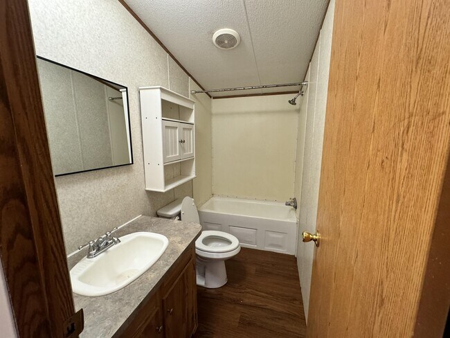 Foto del edificio - 2301 County Rd