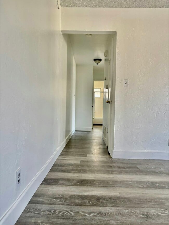 Foto del edificio - 1331 Pinetree Dr