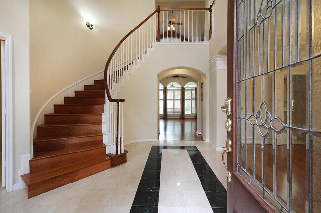 Foto del edificio - 18811 Cypress Chateau Dr