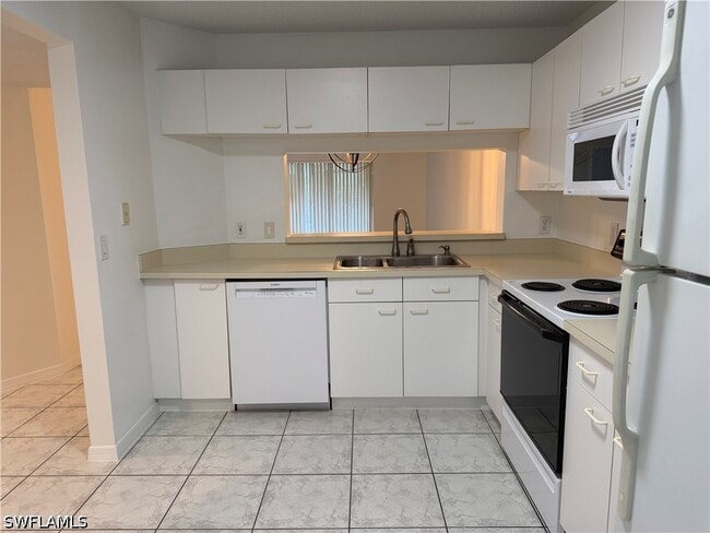 Foto del edificio - 7755 Jewel Ln