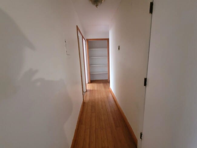 Building Photo - 8 Lancelot Court