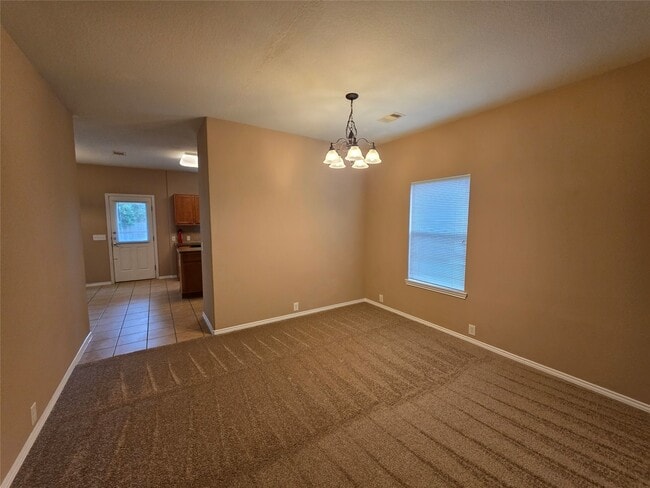 Foto del edificio - 915 Butterfly Ln