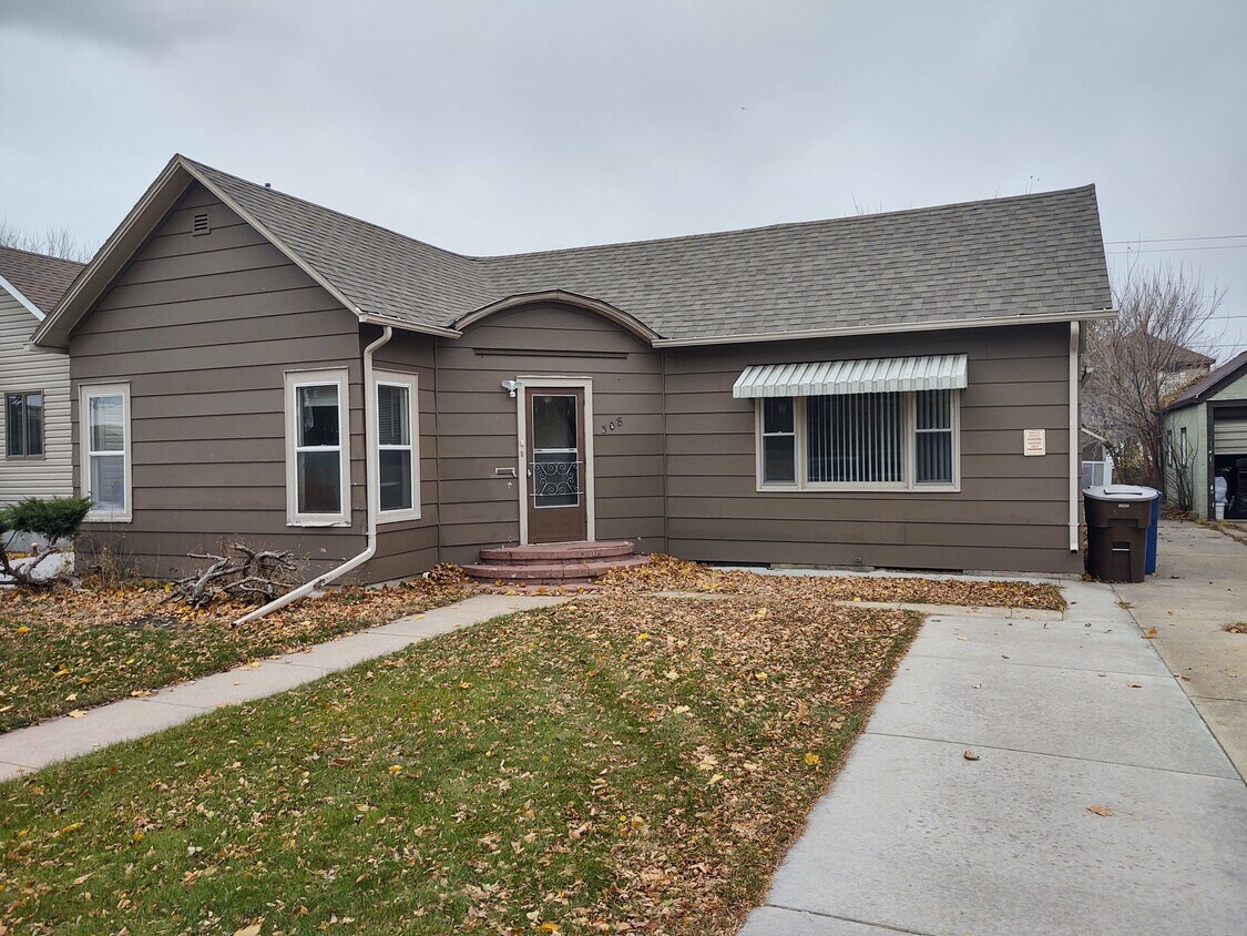 Primary Photo - 308 E 3rd Ave