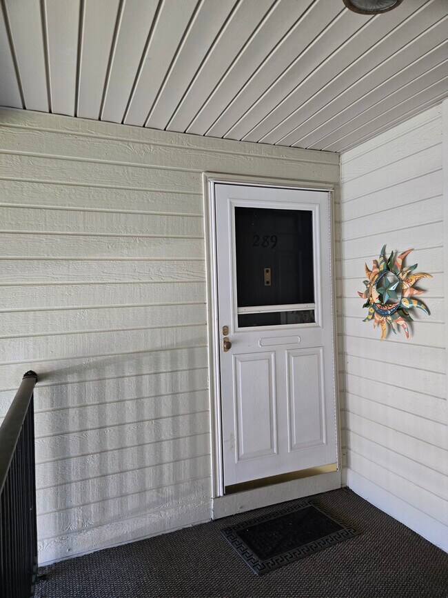 Foto del edificio - 289 English Pl