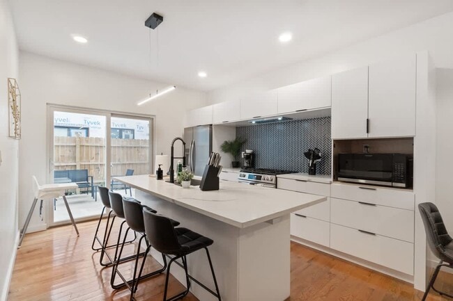 Isla de cocina - 1240 Butterfield Way