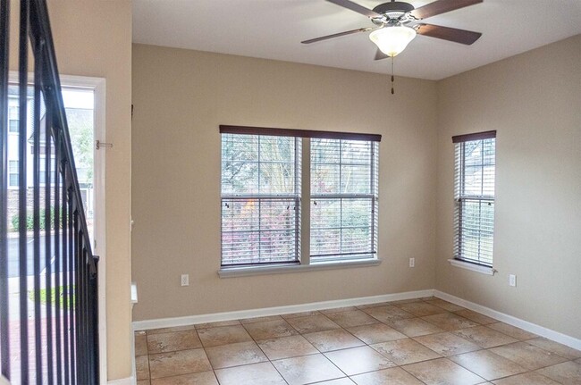 Building Photo - 2295 Del Carmel Way