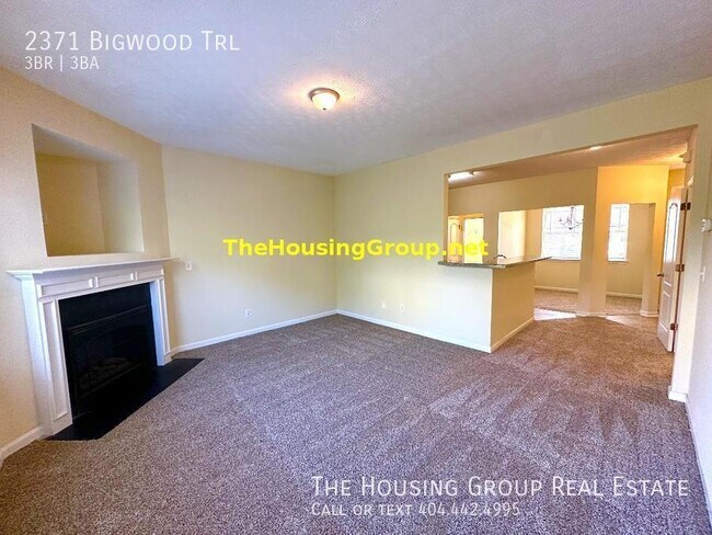 Building Photo - 1 Free Month Rent + 13 Month Lease