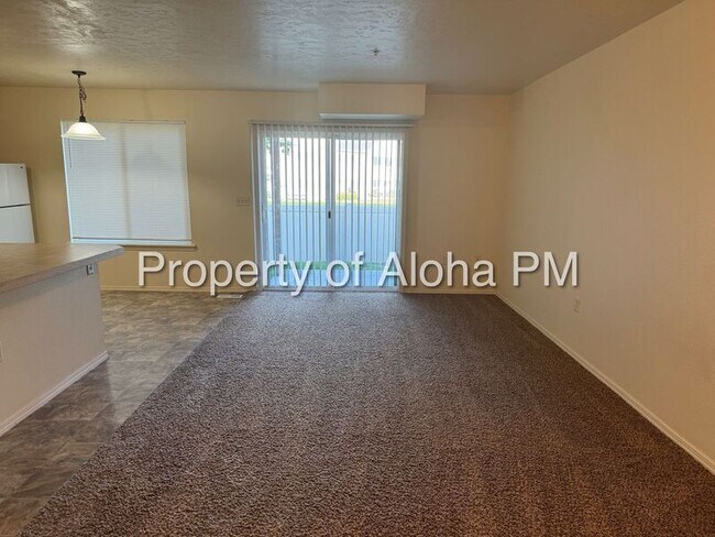 Foto del edificio - 1071 W Pine Ave