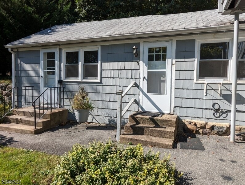 40 Rock Ln Unit 3, Boonton, NJ 07005 Room for Rent in Boonton, NJ