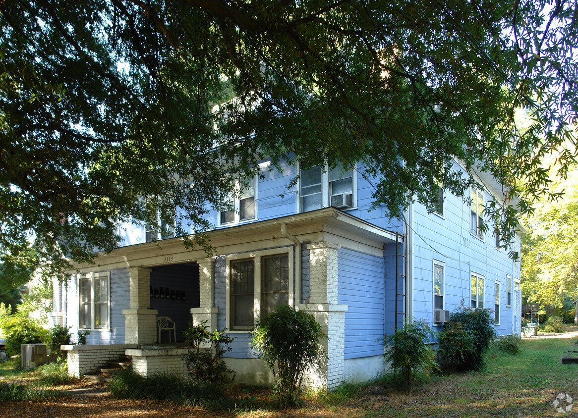 Primary Photo - 1119 Iredell St