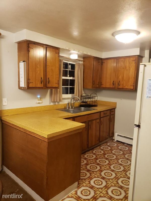 Building Photo - 4 br, 1.5 bath House - 64 Edison Street