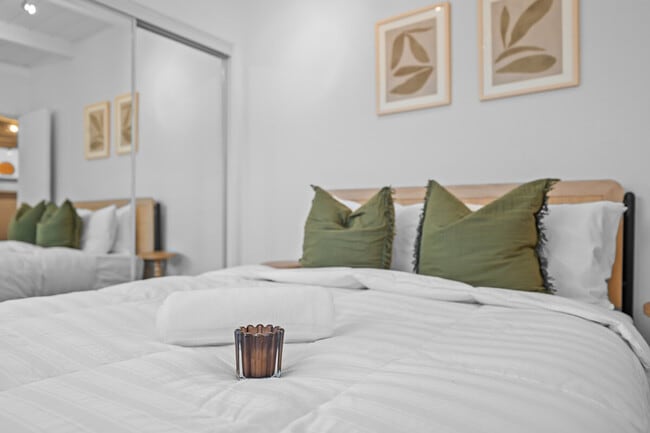 Foto del edificio - 2710 L St