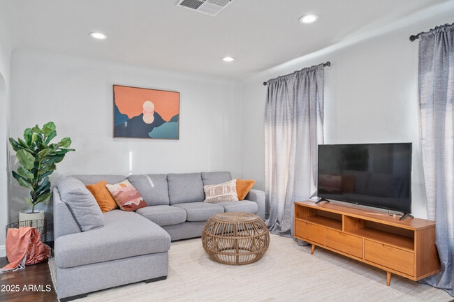 Foto del edificio - 2227 N 16th Ave