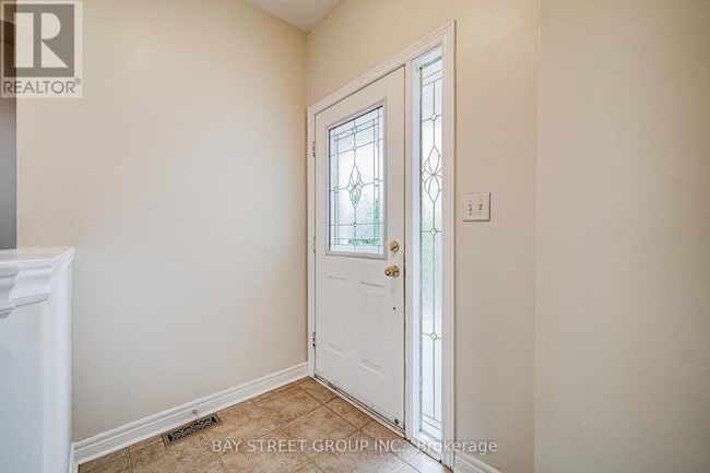 Building Photo - 2470 Nichols Dr