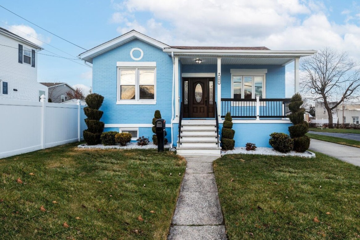 Primary Photo - 406 Leon Ave