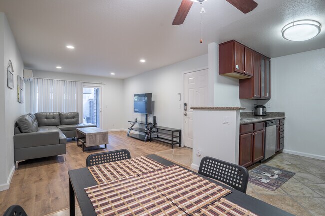 Foto del edificio - 926 Catkin Ct