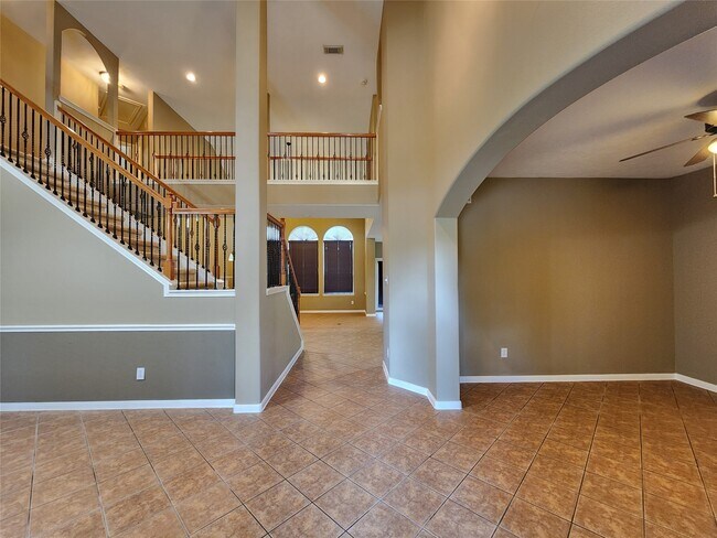 Foto del edificio - 716 Almond Pointe