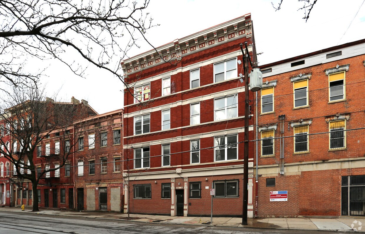 Building Photo - 1533-1535 Race St