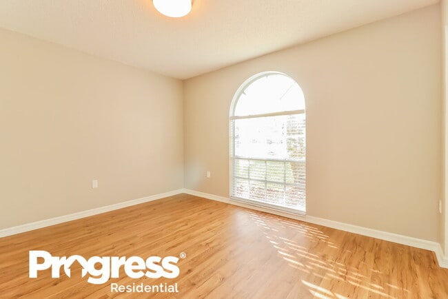 Building Photo - 38926 Carr Dr