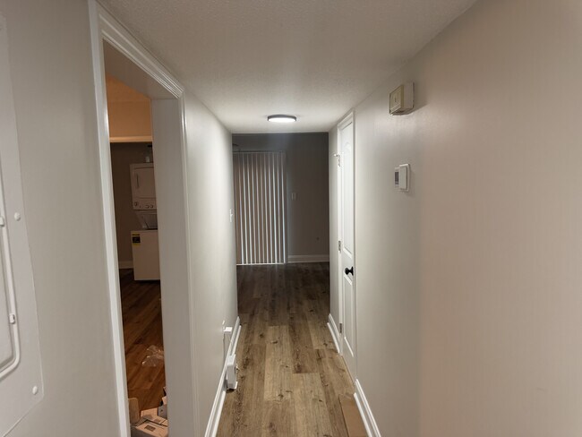 Foto del edificio - 527 Tibet Ave