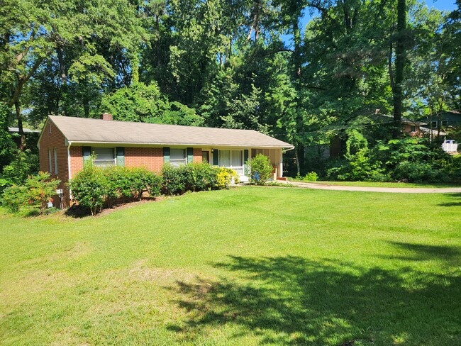 Building Photo - 1518 Ashburton Rd