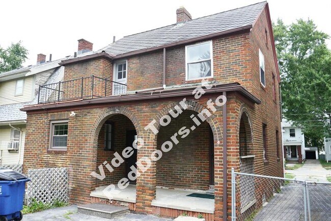 Foto del edificio - 3847 Revere Dr