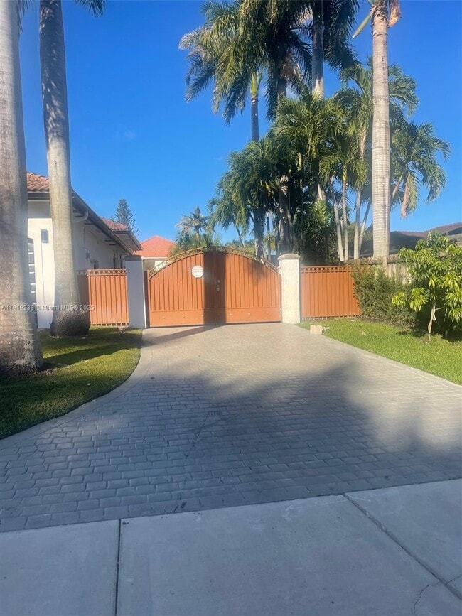 Foto del edificio - 8775 SW 164th St