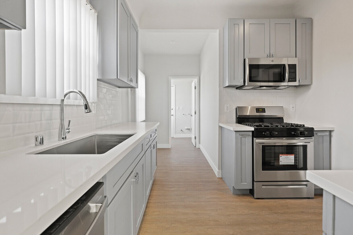Foto principal - 3042 West Blvd