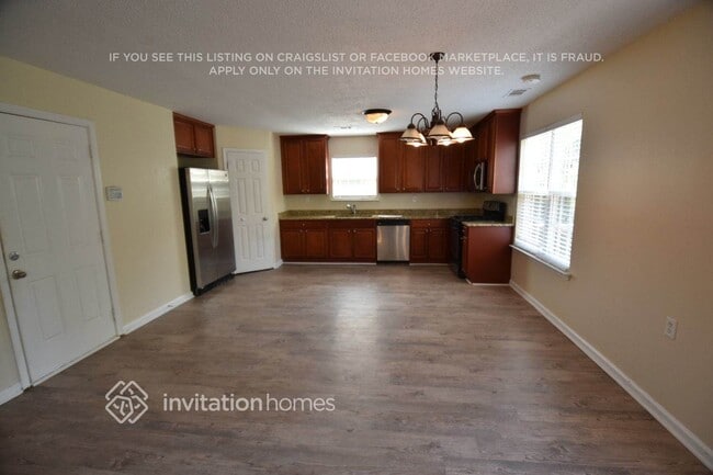 Building Photo - 471 Charles Towne Ave