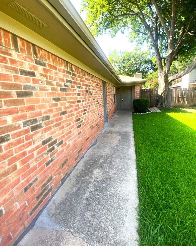 Foto del edificio - "The Perfect Pair: 2 Beds, 2 Baths, 2-Car Garage — Ready for You!"
