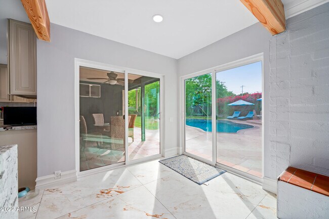 Foto del edificio - 7042 N 12th Way