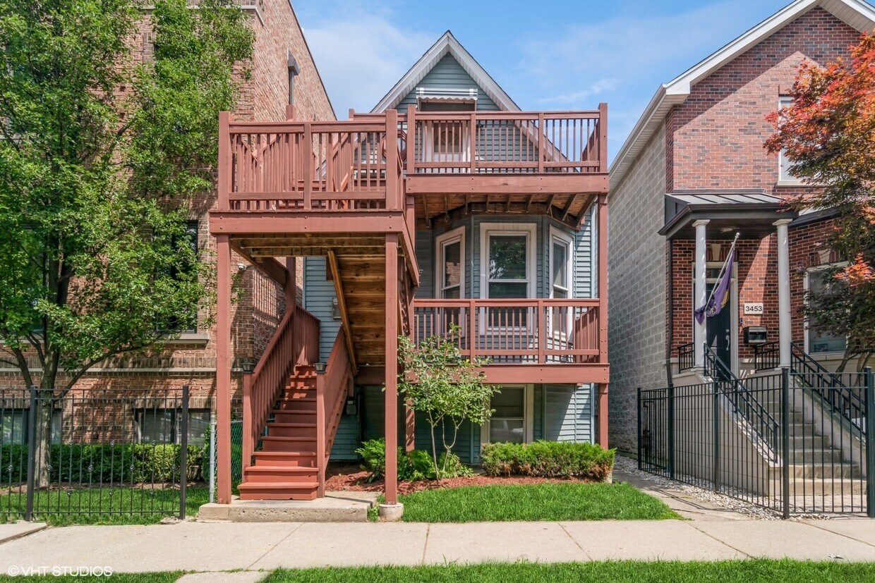 Primary Photo - 3455 N Leavitt St