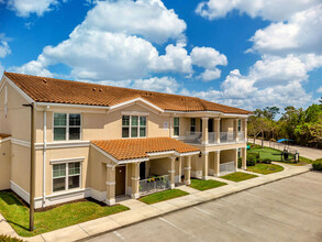 Courtyards at Estero photo'