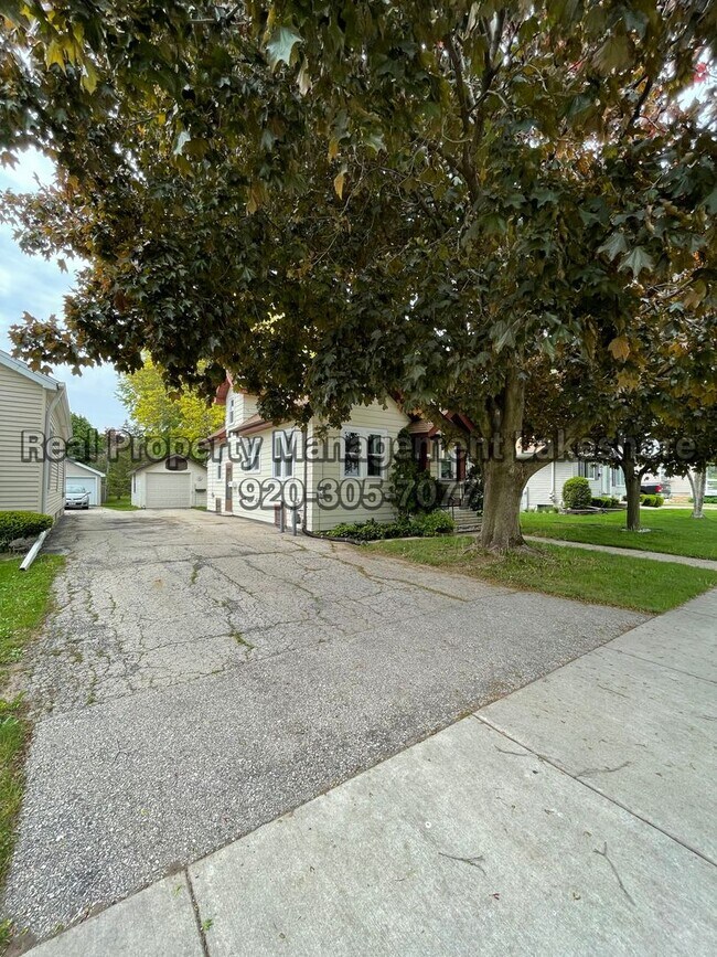 Building Photo - Cozy 2 Bedroom, 1 Bathroom House for Rent ...