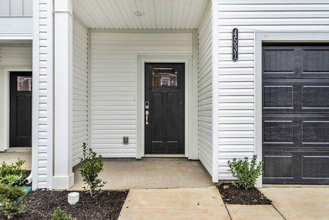 Foto del edificio - 4531 Skywood Lane