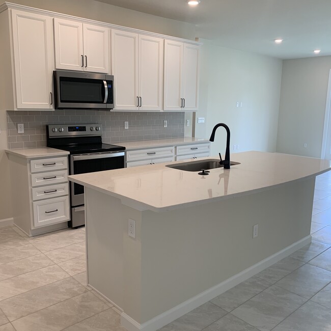 Building Photo - 1809 SE Ocean Cove Way