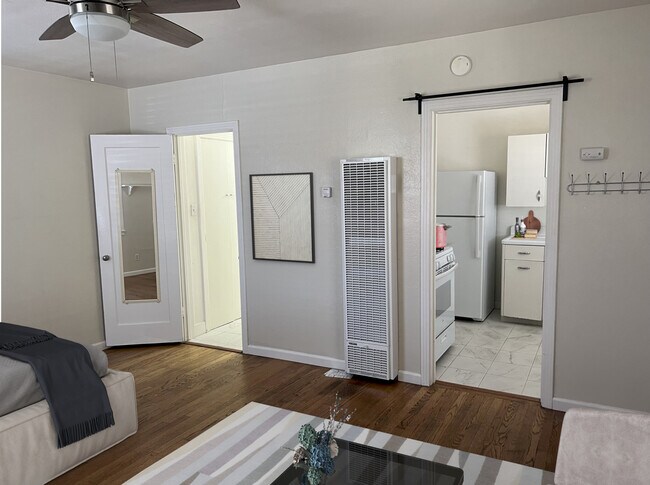 3213 L St- Estudio - L St Apartments