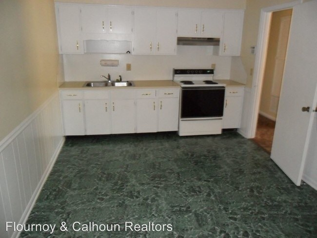 Building Photo - 410 Columbia Dr