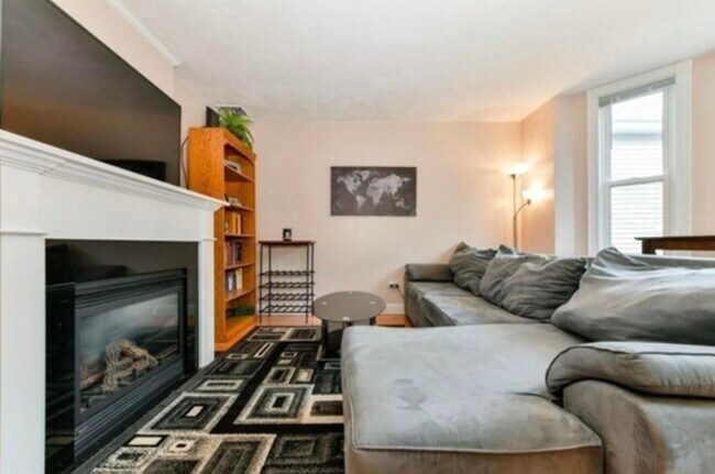 Foto del edificio - 239 Emerson St