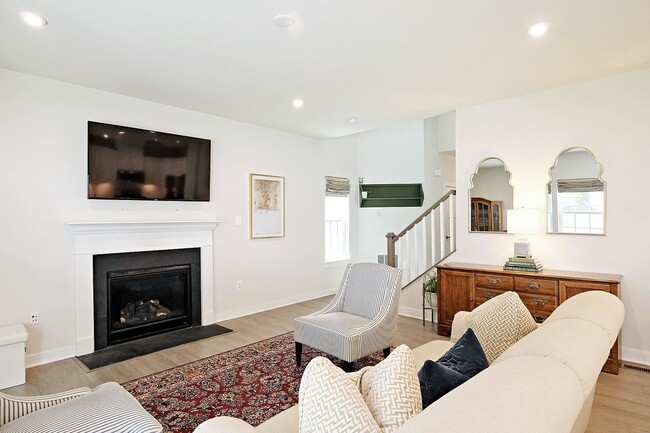 Foto del edificio - Spacious Pet-Friendly N. Albemarle Co Home With Fenced Backyard