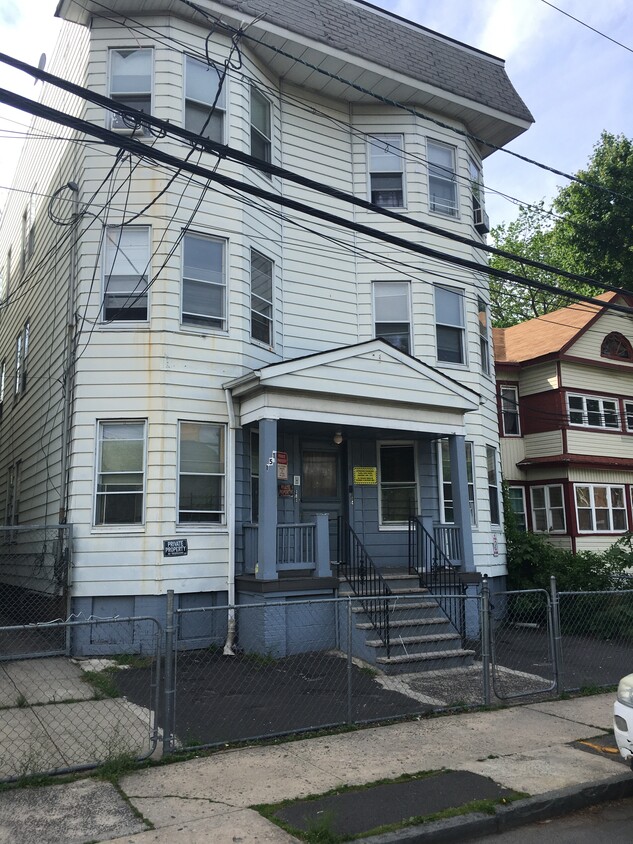 front - 151 Smith St